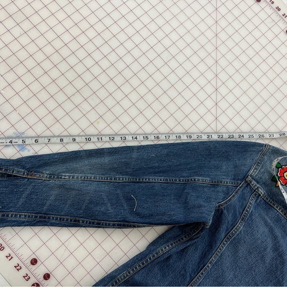 Hand Embroidered Levi’s Jean Jacket One-Of-a-Kind - Picture 5 of 7